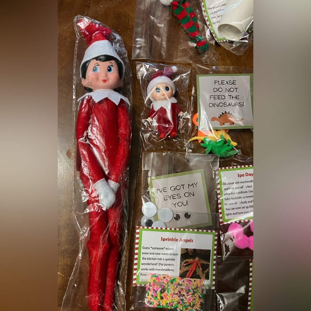 Elf on the Shelf plus Baby Elf and accessories